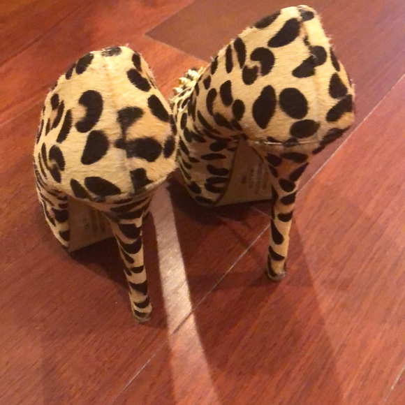 Steve Madden Leopard Print Shoes - Picture 4 of 5